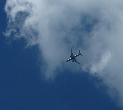 Samolot w maju nad Amsterdamem.jpg