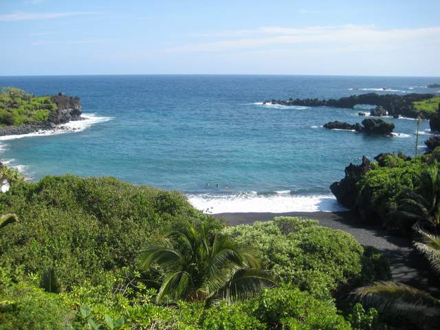 Waianapanapa black sand