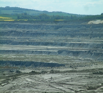 Już przekwitły pola z rzepakiem przy kopalni wegla brunatnego w Bogatyni.jpg